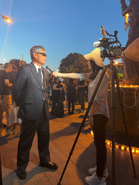 Chen Guangcheng being interviewed by a pro Hong Kong media outlet